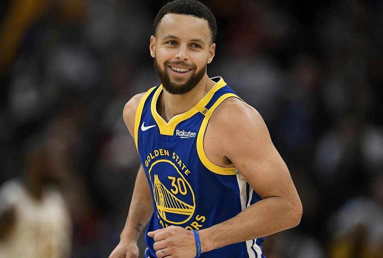 Kaiyun-库里连续十场比赛得分超过惊险取胜，拜仁挑战极限！的简单介绍